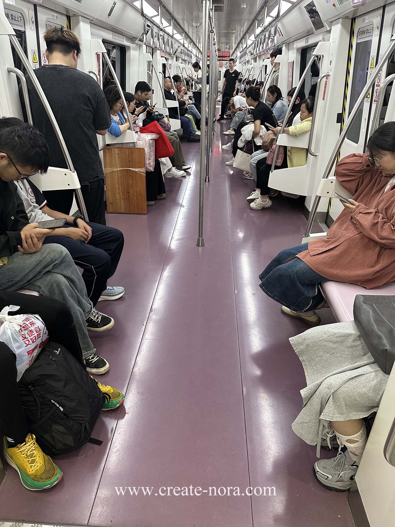 西安地铁诺拉橡胶地板照片5